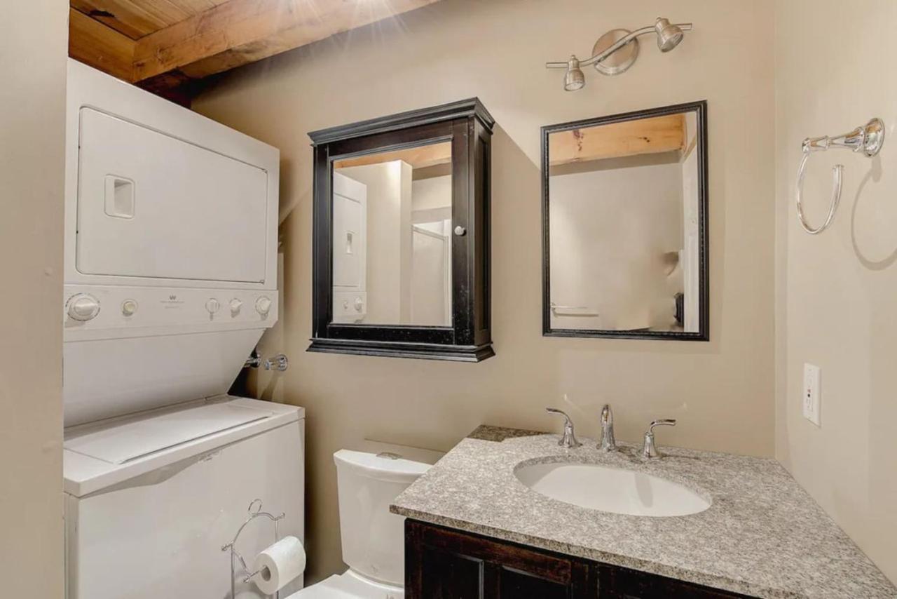 Intimate Apartment With Scenic Views Baie-Saint-Paul Exterior photo